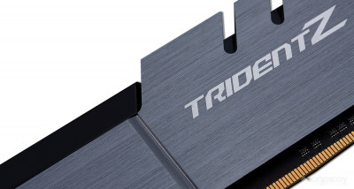 Trident Z 2x16ГБ DDR4 3200 МГц F4-3200C16D-32GTZSK