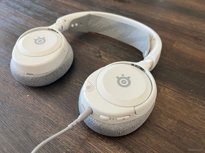 Arctis Nova 1 (белый)