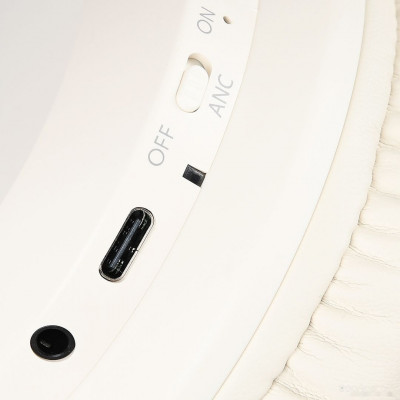 Studio ANC (бежевый)